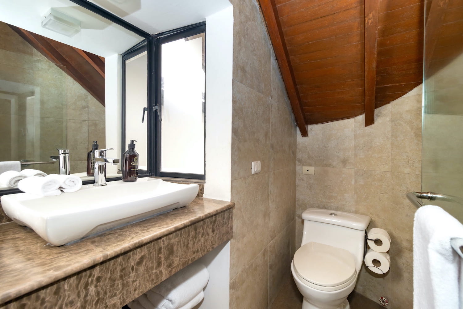 casa-garcia-matrimonial-superior-piso-alto habitacion